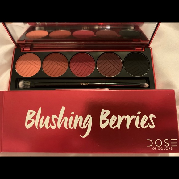 Makeup Bundle - Picture 2 of 3